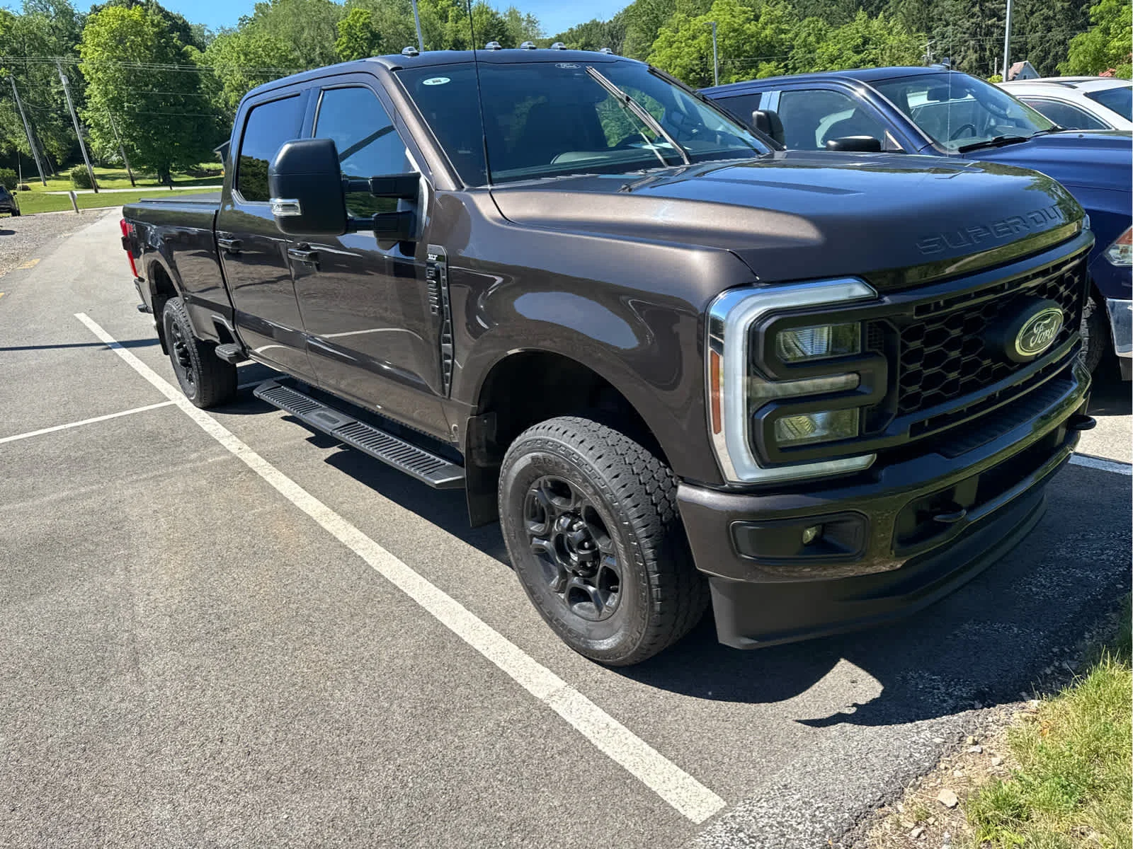 Used 2024 Darkened Bronze Ford XLT image 3