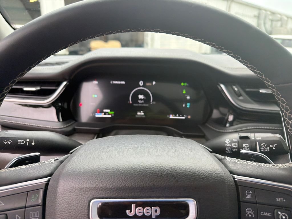 Used 2024 Silver Jeep 4xe image 18