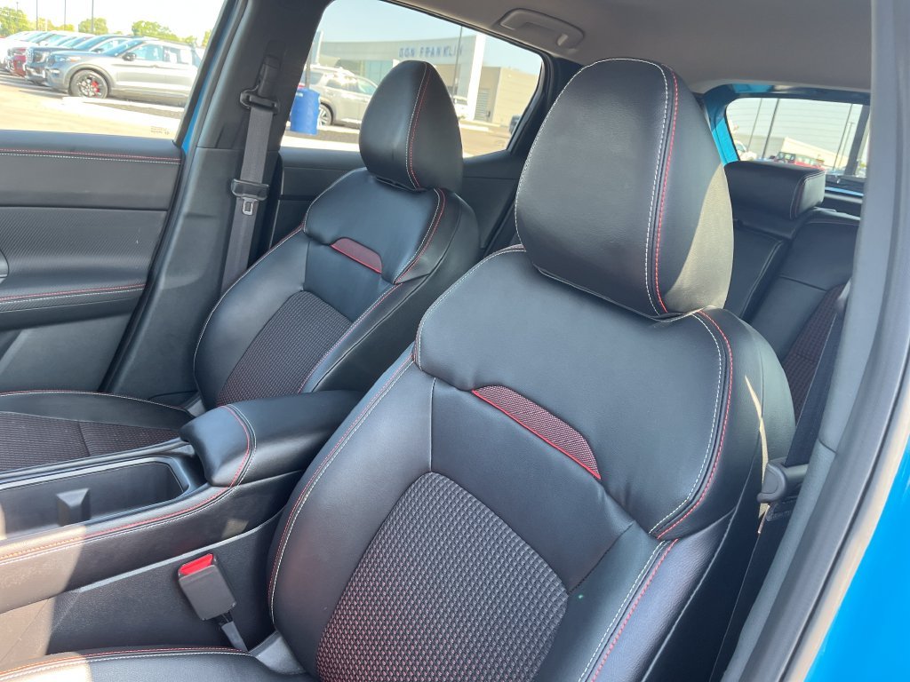 Used 2025 White Nissan SR image 12