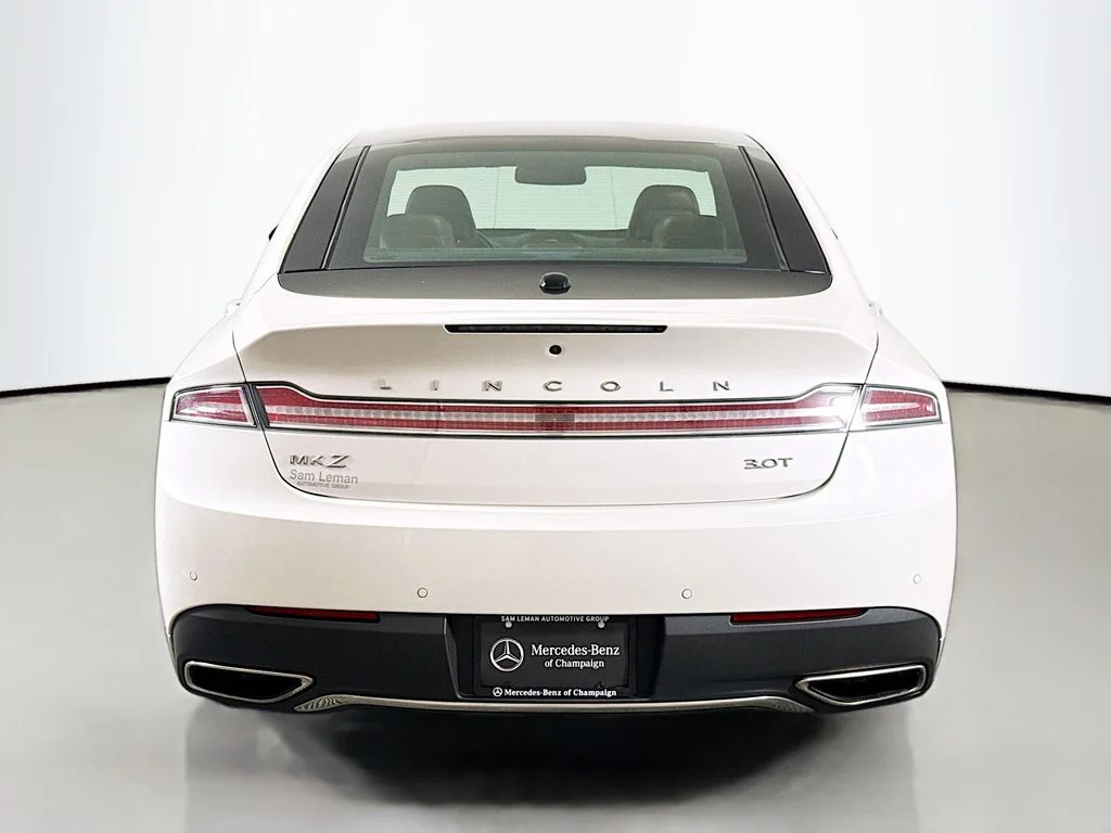 Used 2017 White Lincoln Reserve image 6