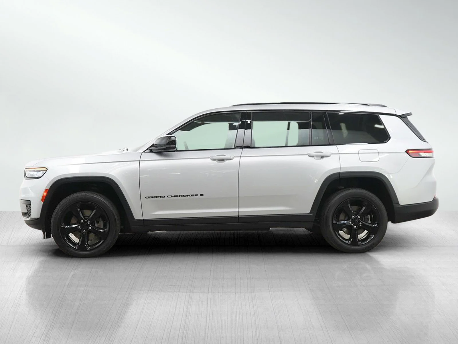 Used 2023 Jeep Grand Cherokee L Altitude with VIN 1C4RJKAG3P8832648 for sale in Hopkins, Minnesota