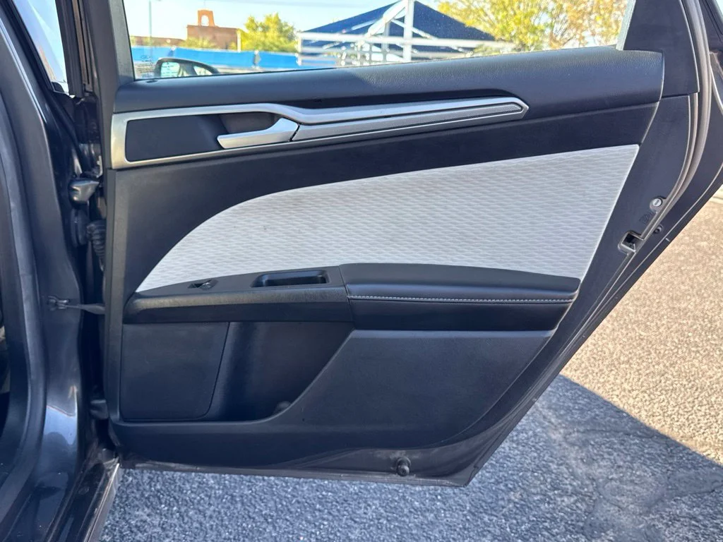 2020 Ford Fusion SE - Photo 20