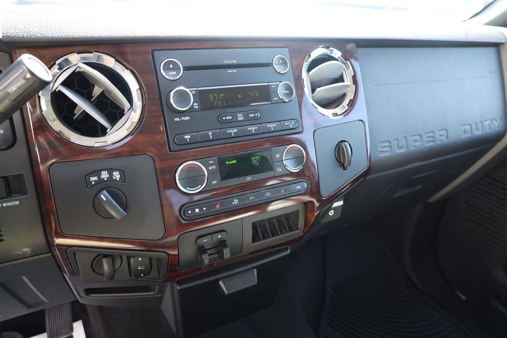 Used 2010 White Ford  image 15