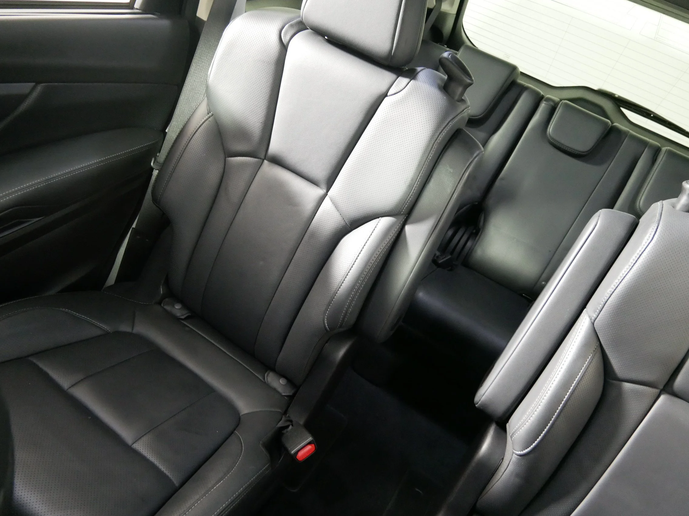 Used 2020 Crystal Black Silica Subaru Limited image 12
