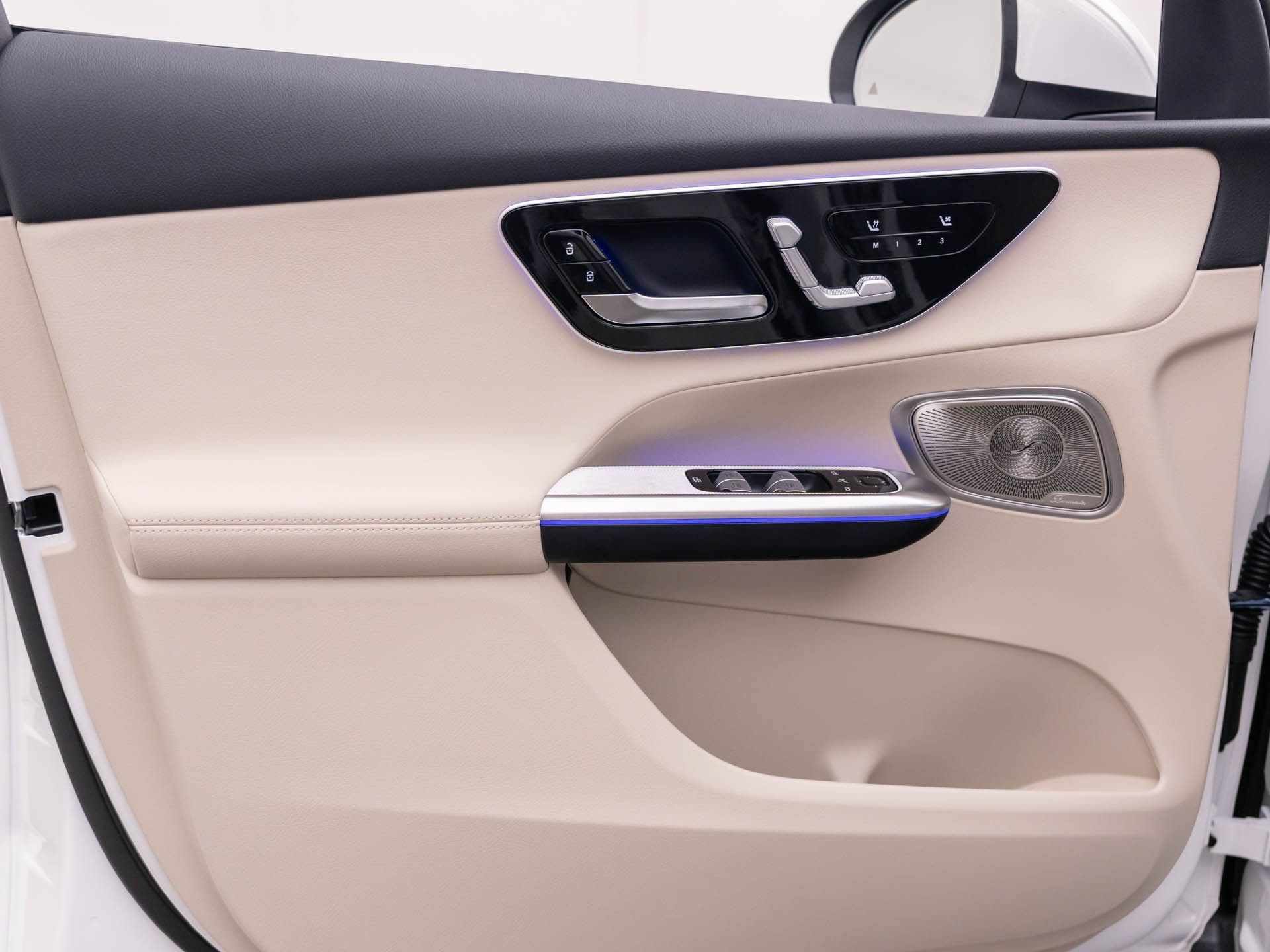 New 2027 Polar White Mercedes-Benz GLC 300 image 56