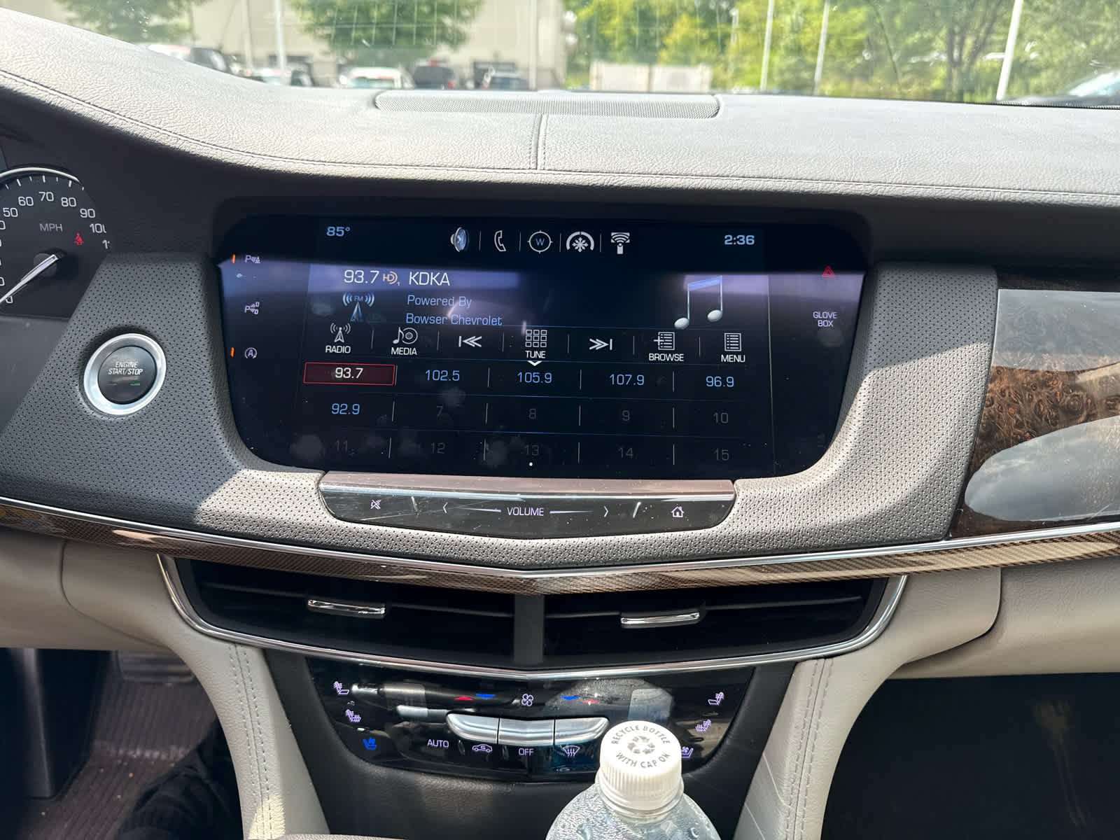 Used 2018 STELLAR BLACK METALLIC Cadillac Luxury AWD image 4