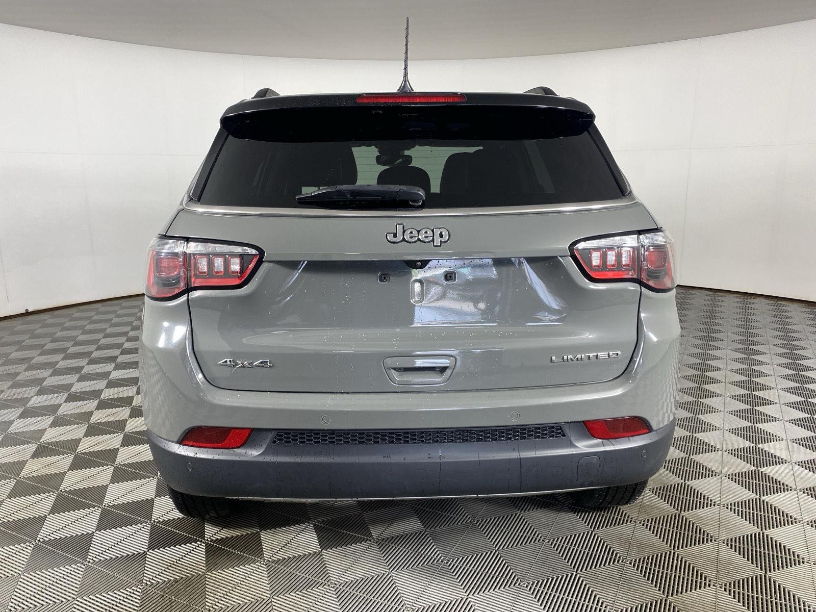 Used 2024 Sting-Gray Clearcoat Jeep Limited image 6