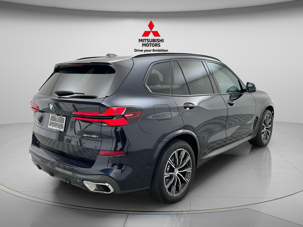 Used 2025 Carbon Black Metallic BMW xDrive40i image 4