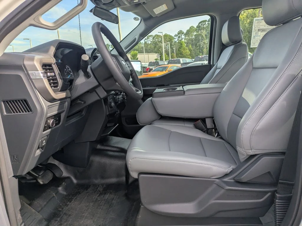 New 2026 Oxford White Ford XL image 19