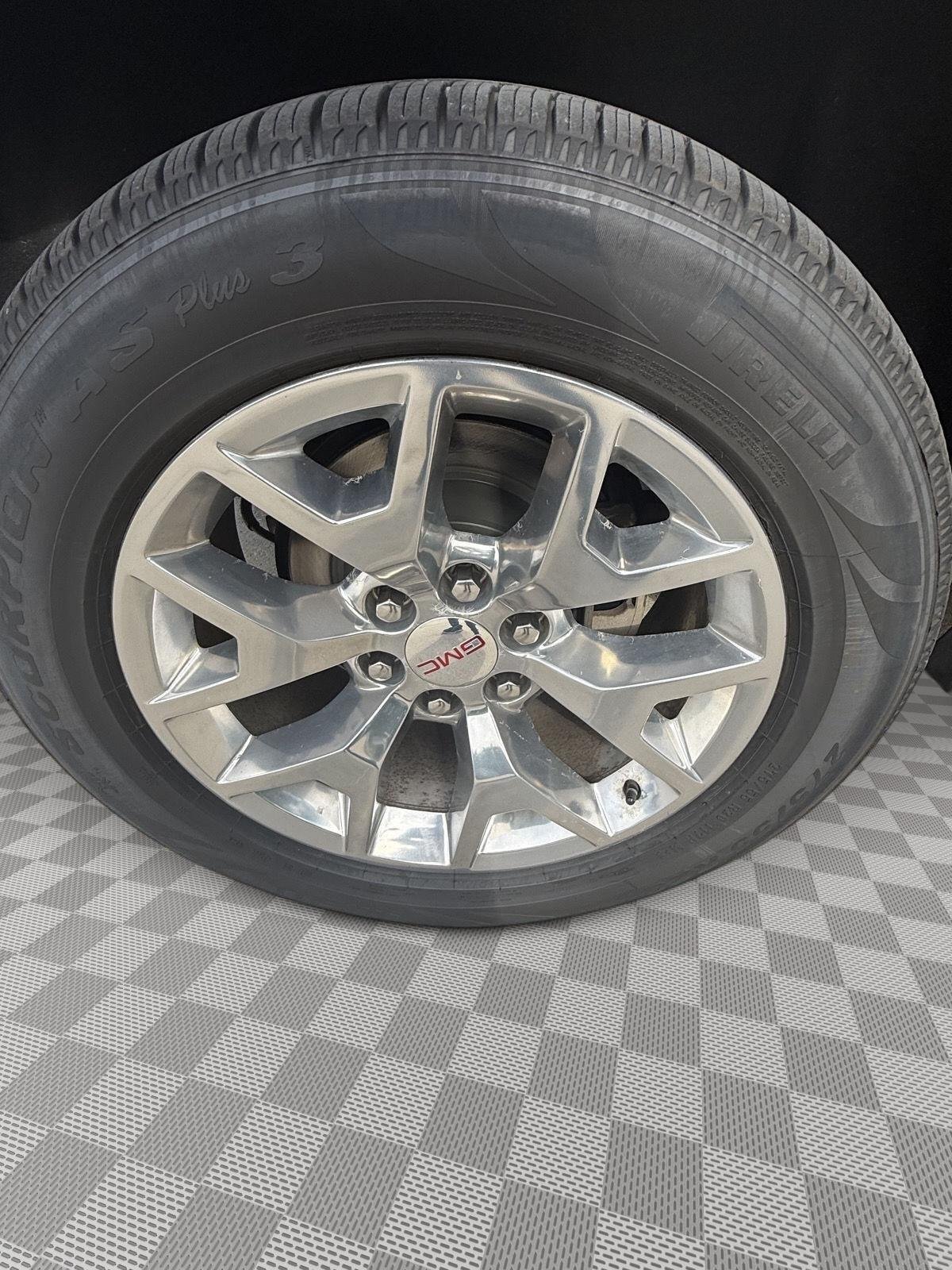 Used 2015 Iridium Metallic GMC SLT image 22