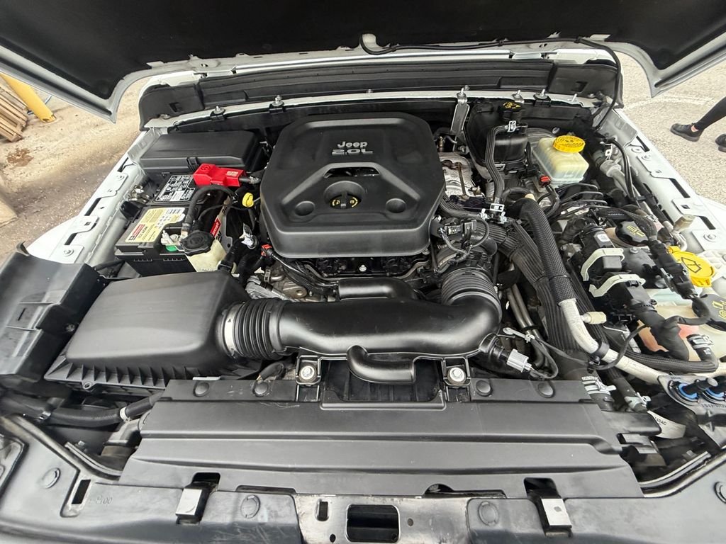 Used 2019 White Jeep Unlimited Sahara image 20