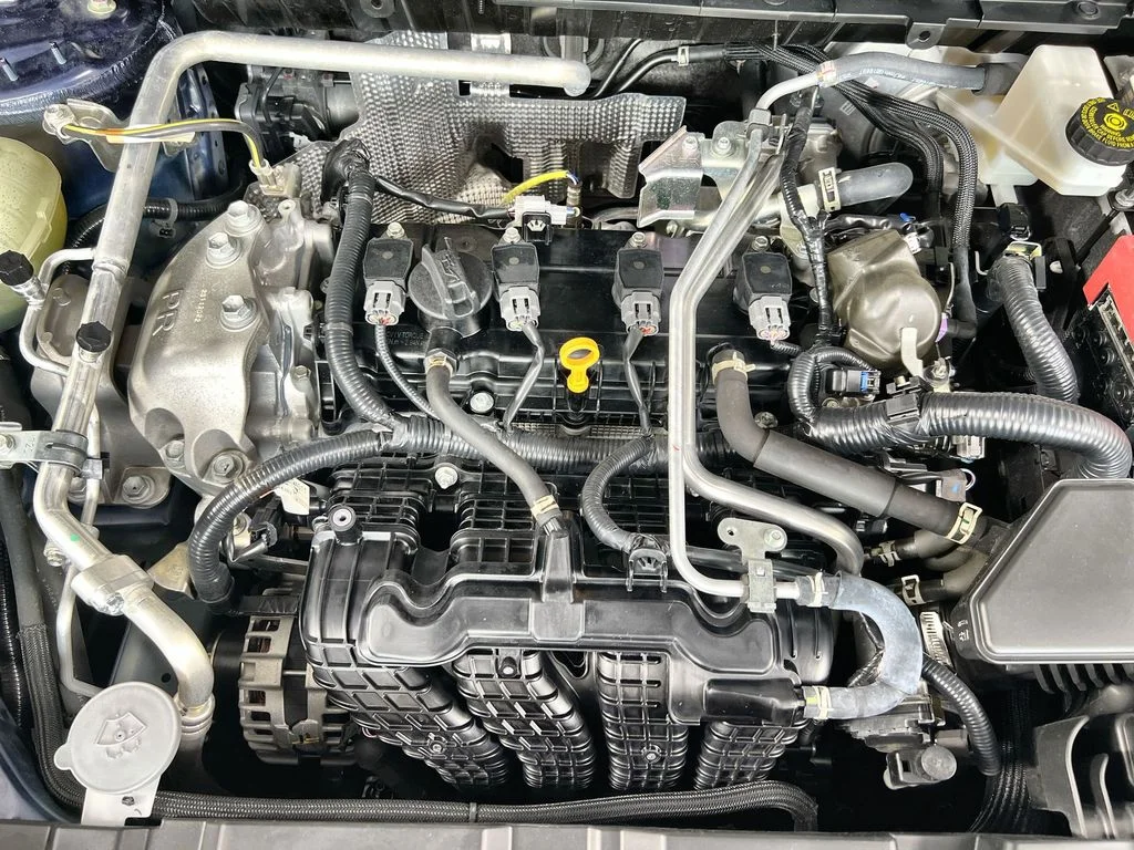 Used 2024  Mitsubishi SE image 17