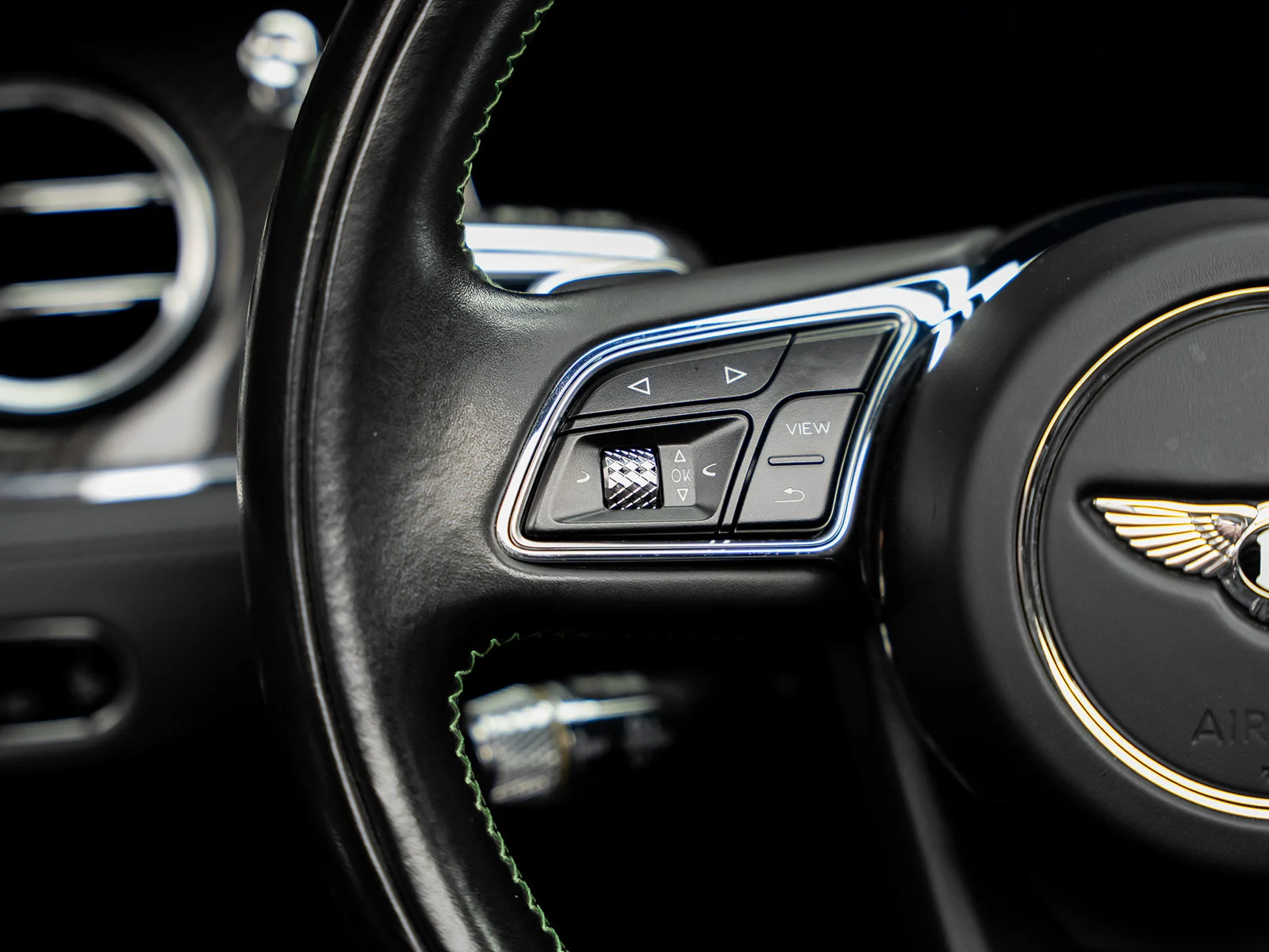 Used 2021  Bentley V8 image 40