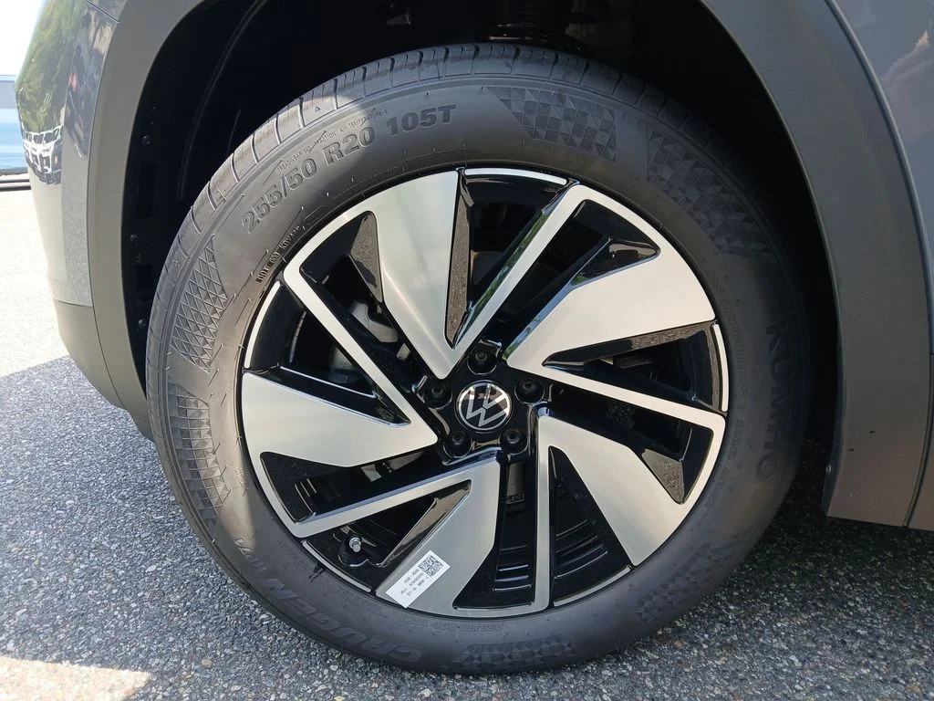 Used 2026 Gray Volkswagen SE w/Technology image 26
