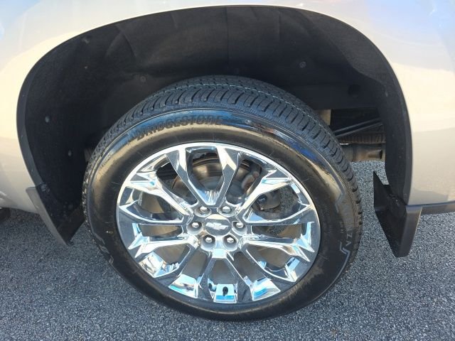 Used 2023 Gray Chevrolet High Country image 11
