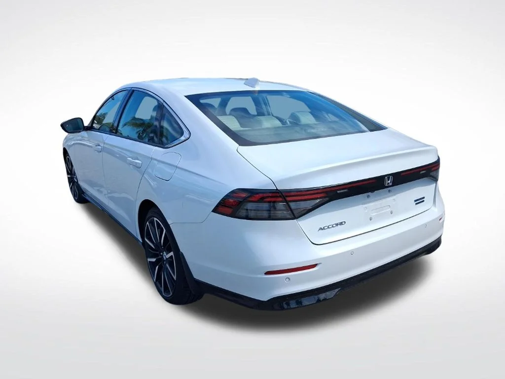 Used 2024  Honda Touring image 9