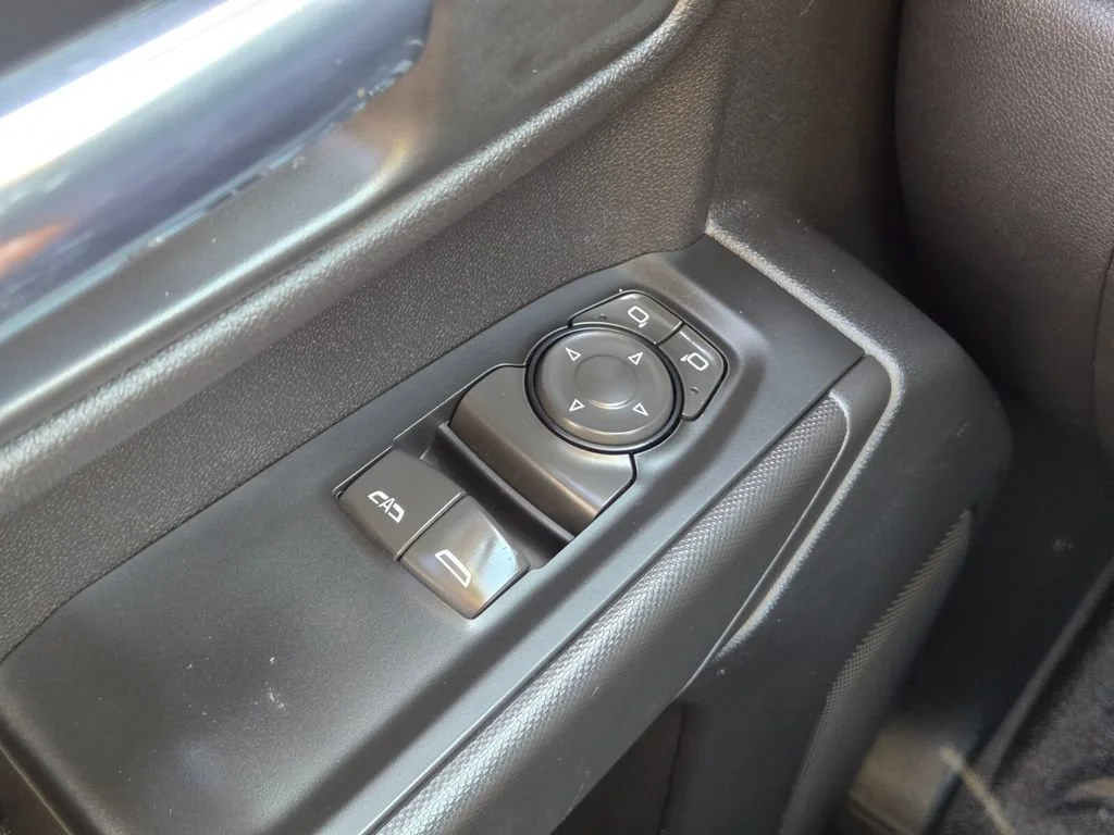 Used 2025 Summit White Chevrolet WT image 23