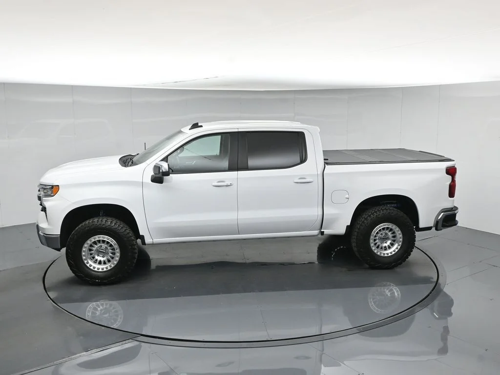 Used 2023 White Chevrolet LT image 46