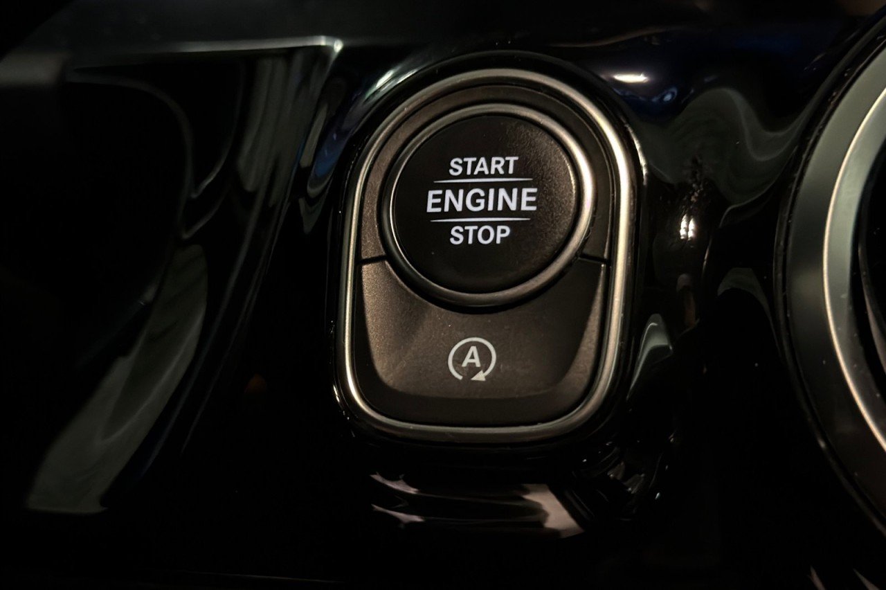 Used 2023 Iridium Silver Metallic Mercedes-Benz GLA 250 image 21