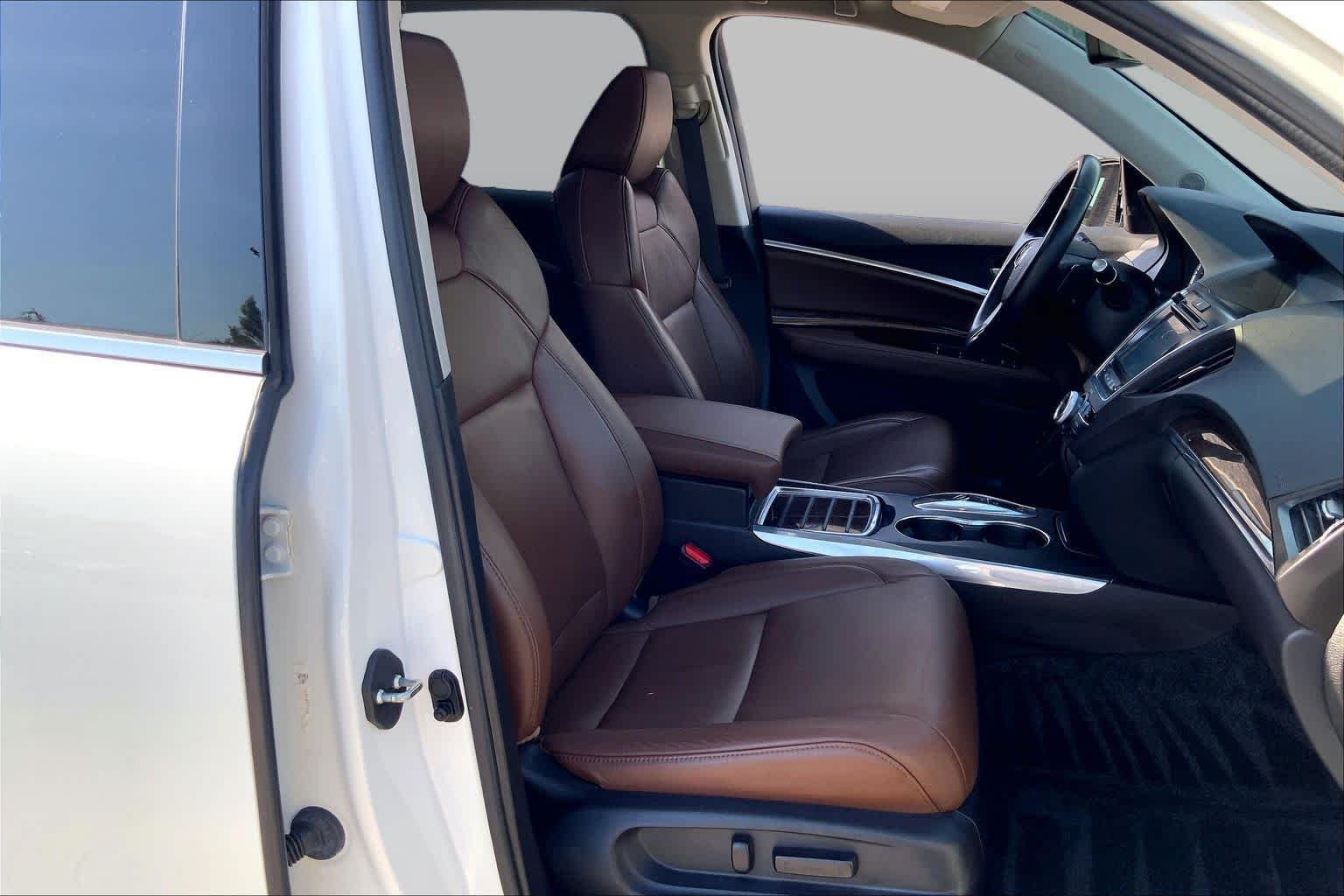 Used 2018 White Diamond Pearl Acura w/Technology Pkg image 9
