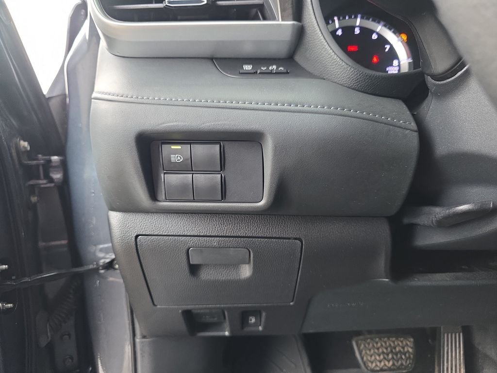 2020 Toyota Highlander L - Photo 19