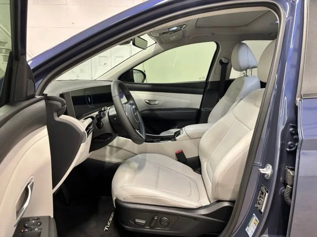 Used 2025 Blue Hyundai SEL Convenience image 16