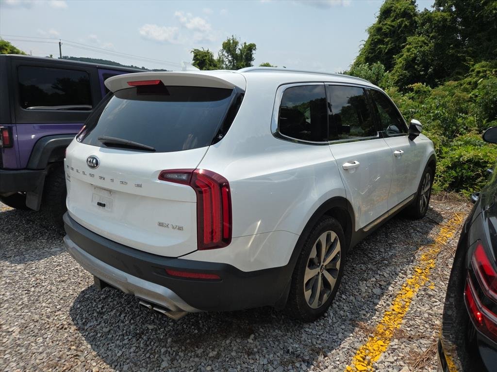 Used 2021 White Kia EX image 3