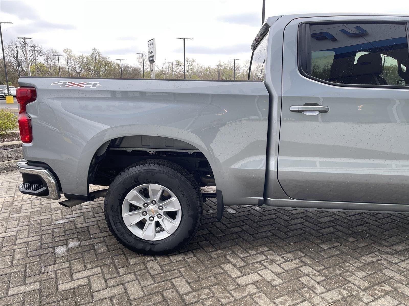 2025 Chevrolet Silverado 1500 LT - Photo 11