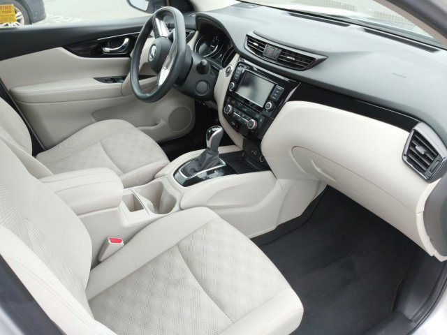 Used 2020 Silver Nissan SV image 23