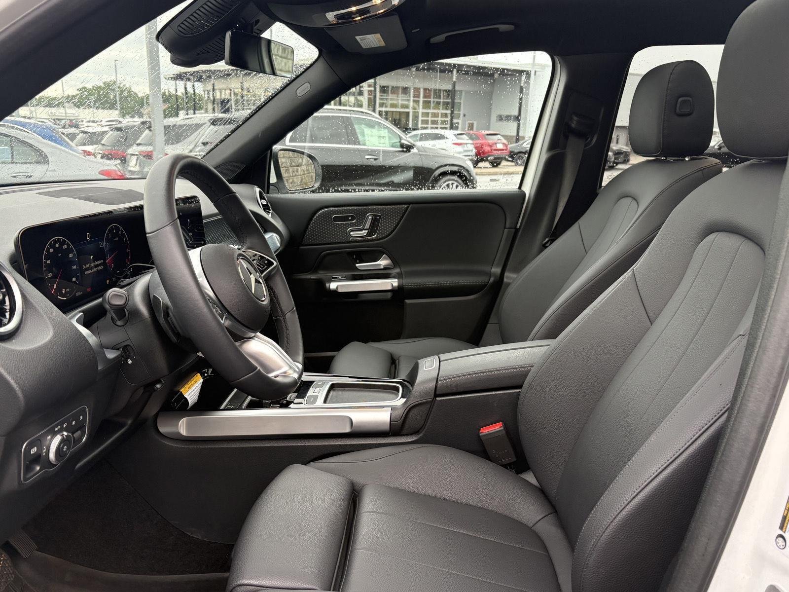 Certified Used 2026 Polar White Mercedes-Benz GLB 250 image 7