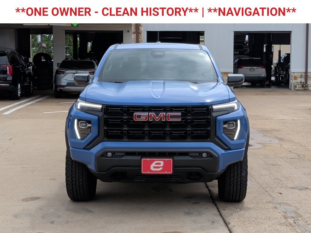 Used 2026  GMC Elevation image 2