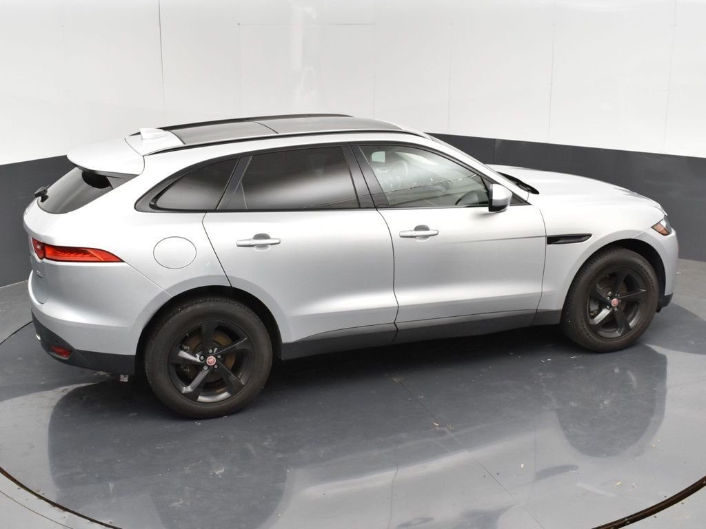 Used 2019 Silver Jaguar 25t Premium image 31