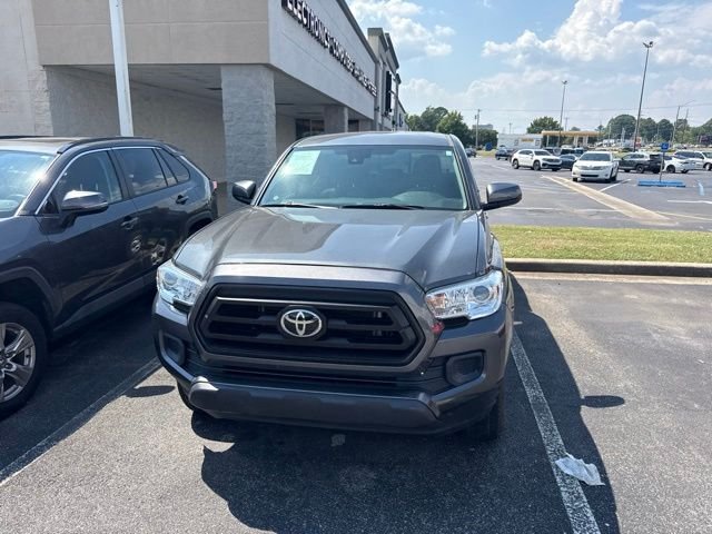 Used 2023  Toyota  image 4