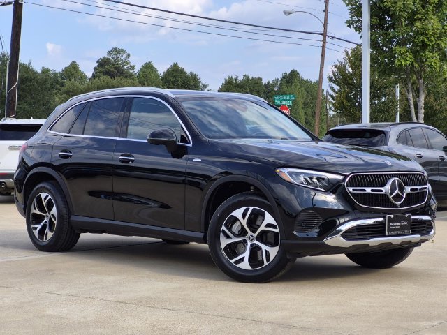 2025 Mercedes-Benz GLC