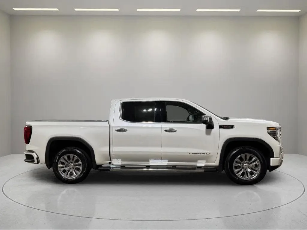 Certified Used 2023 White Frost Tricoat GMC Denali image 7