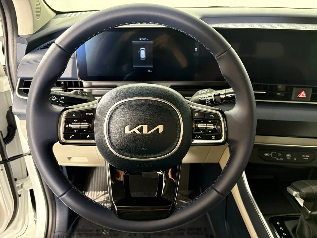New 2026 White Kia EX image 22