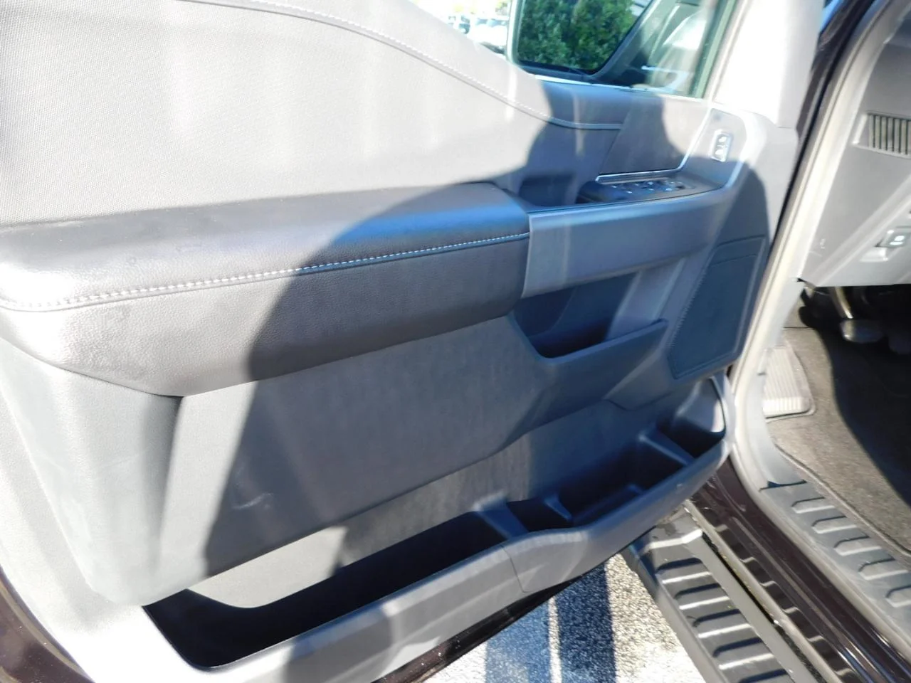 New 2026 Agate Black Metallic Ford XLT image 29