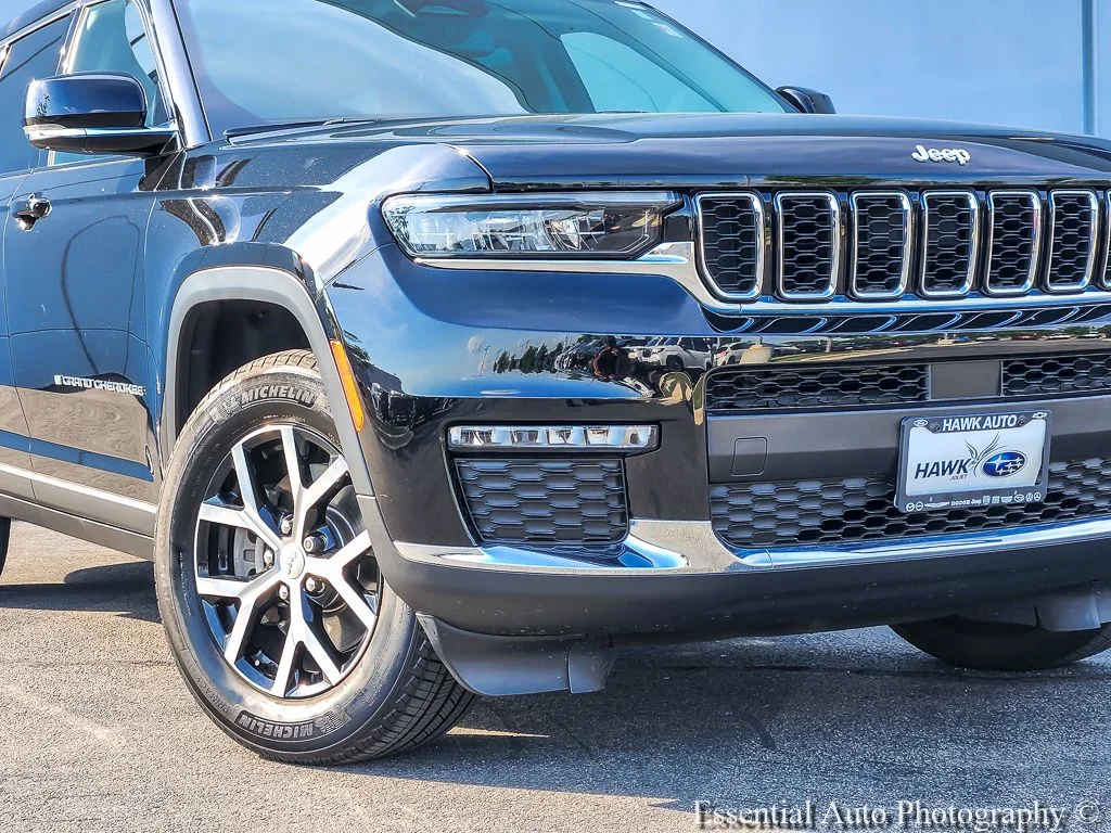 Used 2023 Black Jeep Limited image 2