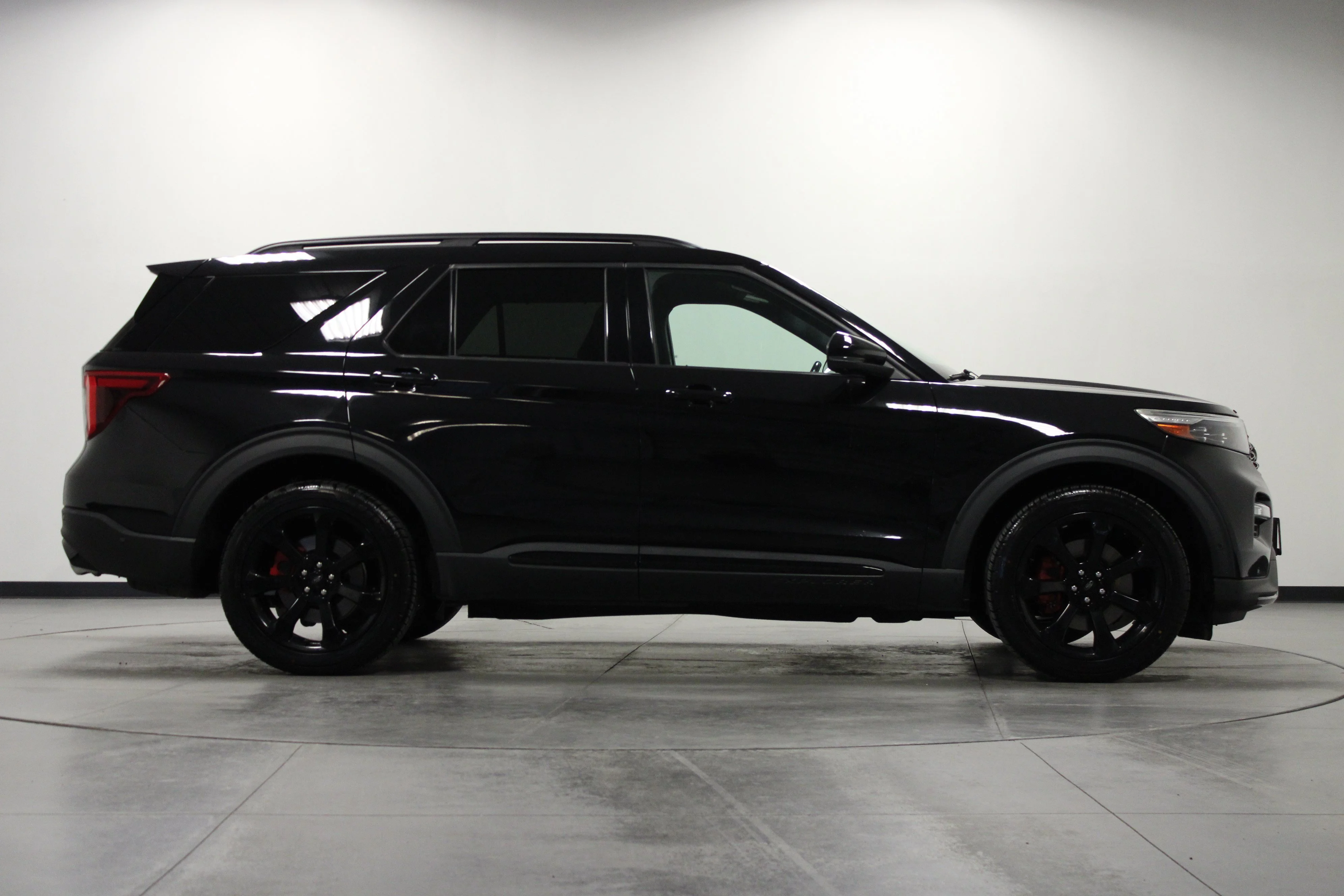 Used 2021 Black Metallic Ford ST image 3