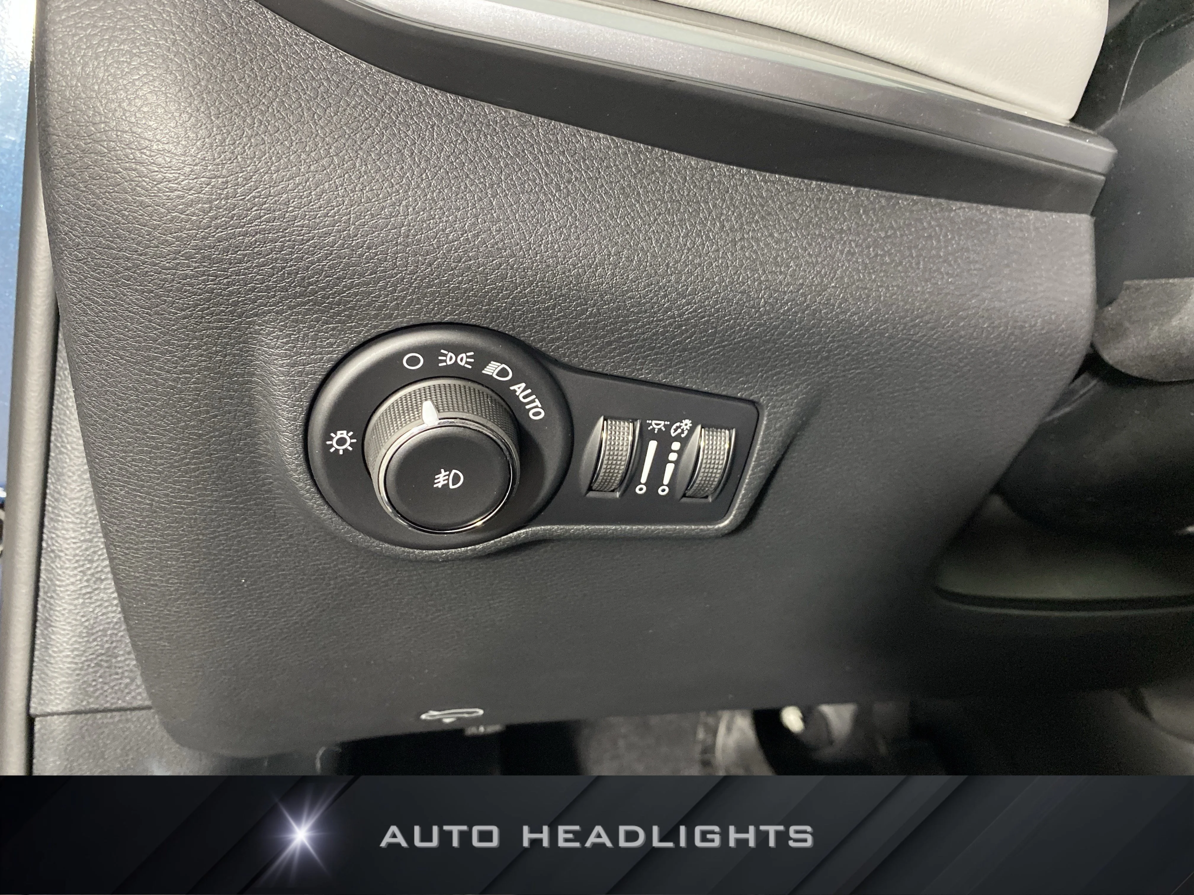 New 2026 Fathom Blue Pearl-Coat Exterior Paint Jeep Limited image 22