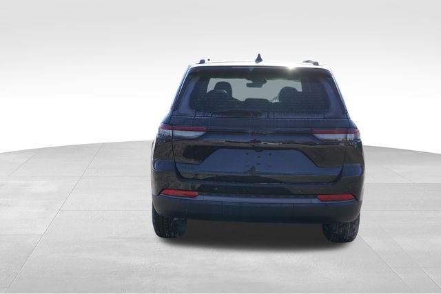 New 2026 Diamond Black Crystal Pearl-Coat Exterior Paint Jeep Limited image 4