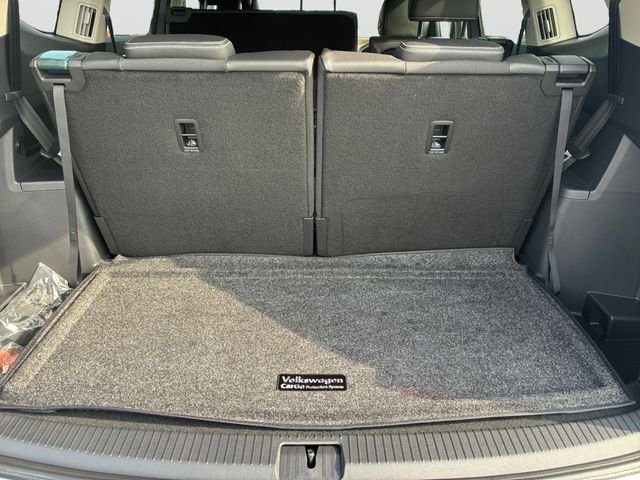 New 2026 Silver Mist Volkswagen SE image 19