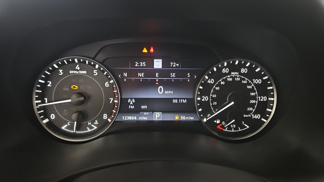 Used 2022 Super Black Nissan Platinum image 17