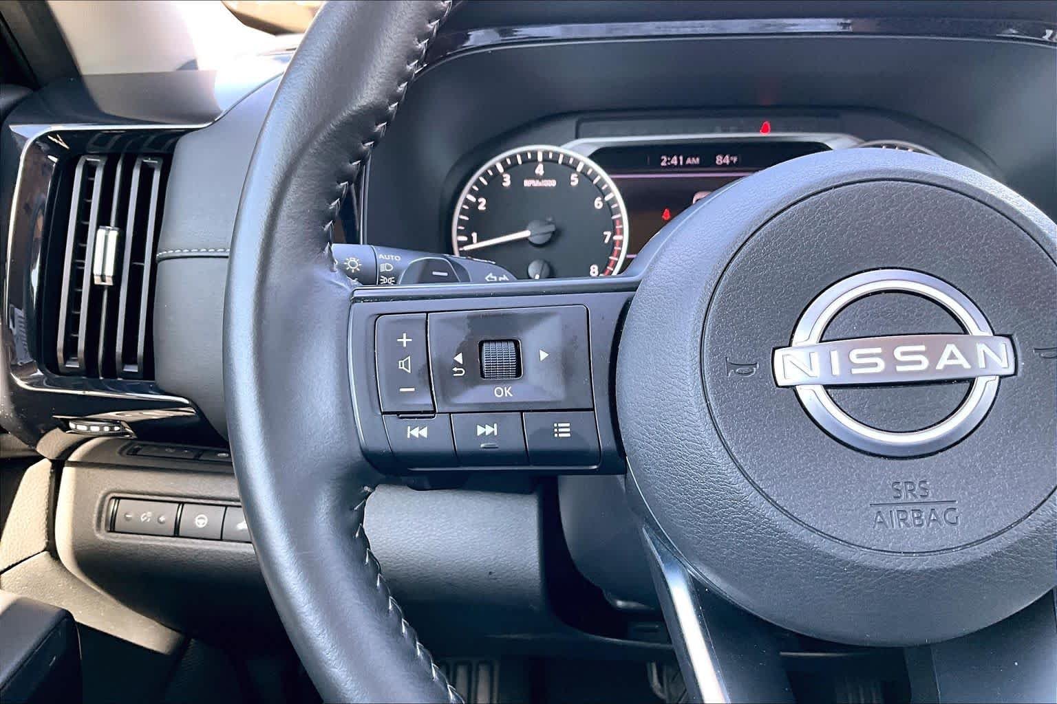 2025 Nissan Pathfinder SV - Photo 19