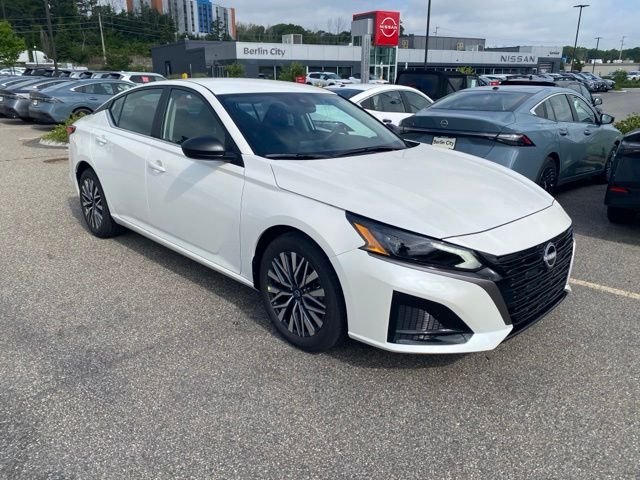 New 2026 Pearl White Nissan 2.5 SV image 20