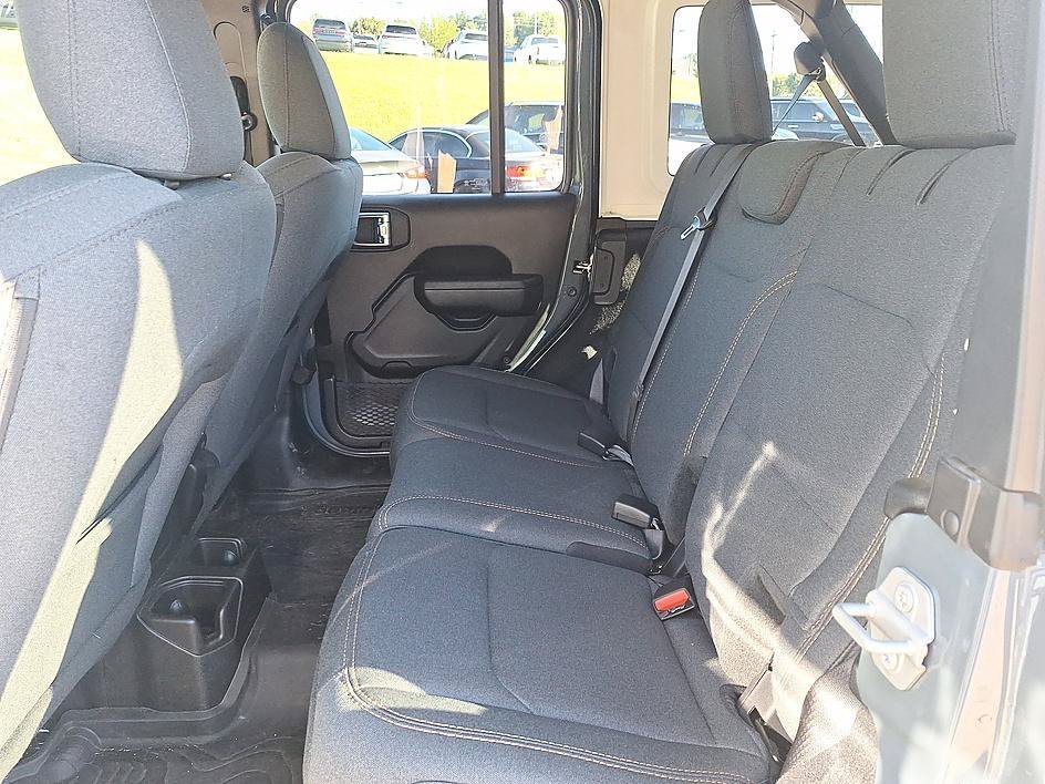 Used 2025 Anvil Clearcoat Jeep Sport S image 12