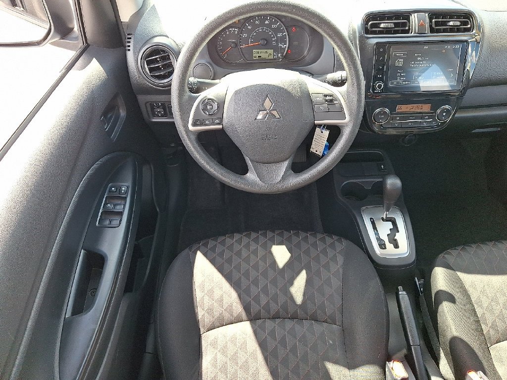 Used 2023 White Diamond Mitsubishi ES image 11