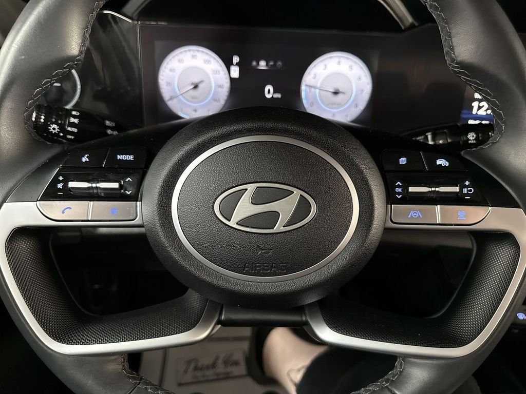 Used 2025 White Hyundai SEL Convenience image 20