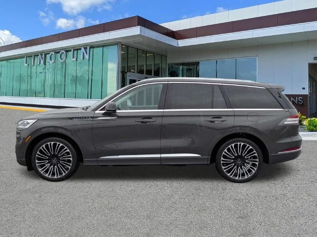 Certified Used 2023 Dark Gray Metallic Lincoln Black Label image 7