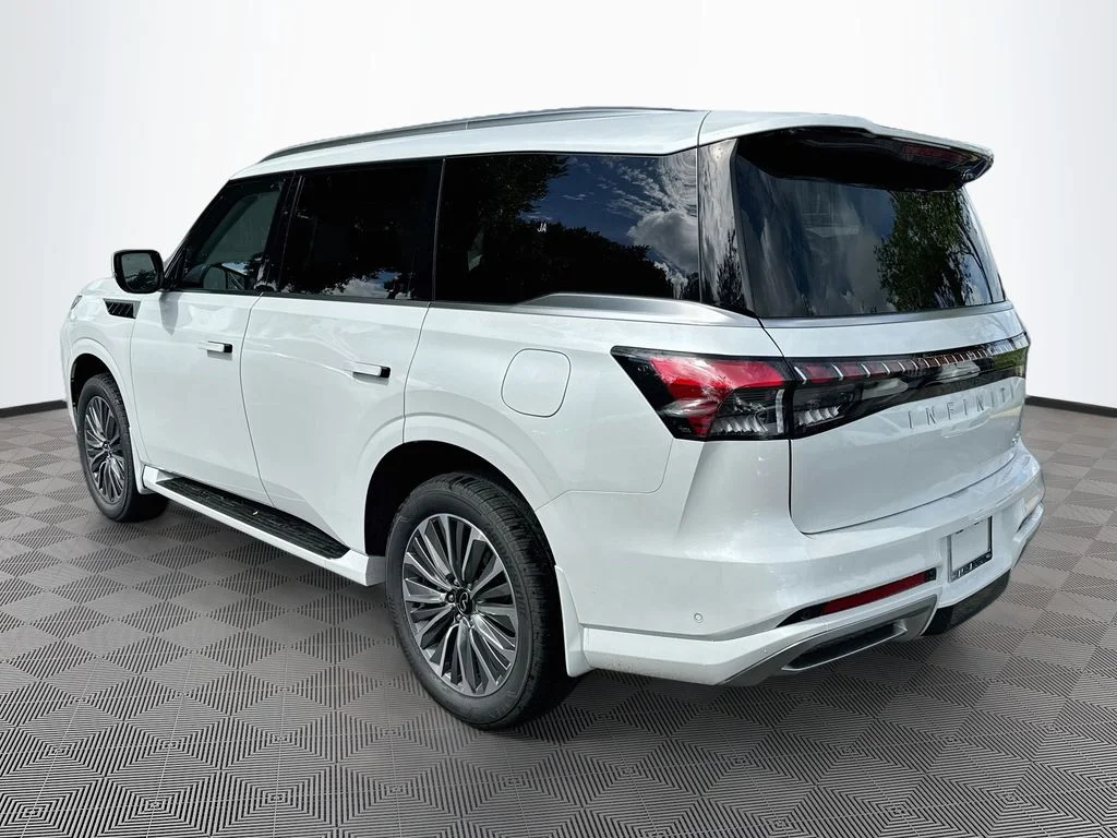 New 2027 RADIANT WHITE INFINITI Luxe 4WD image 7